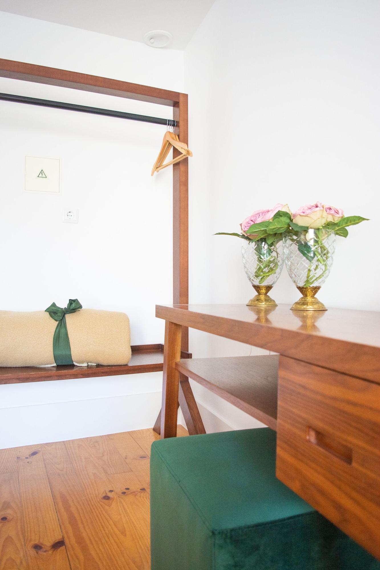 Trovador Guest House กิมาไรส์ ภายนอก รูปภาพ