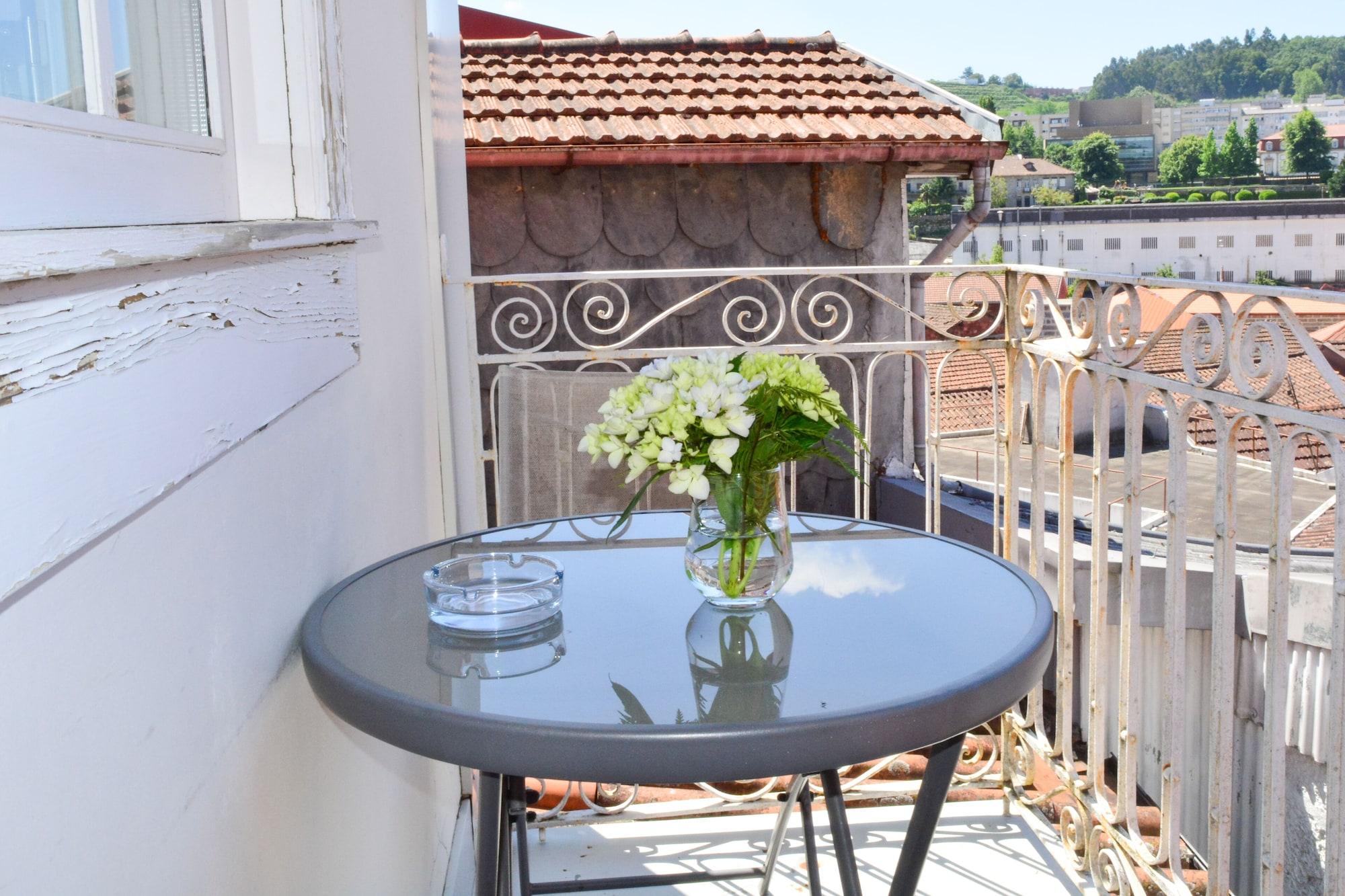 Trovador Guest House กิมาไรส์ ภายนอก รูปภาพ
