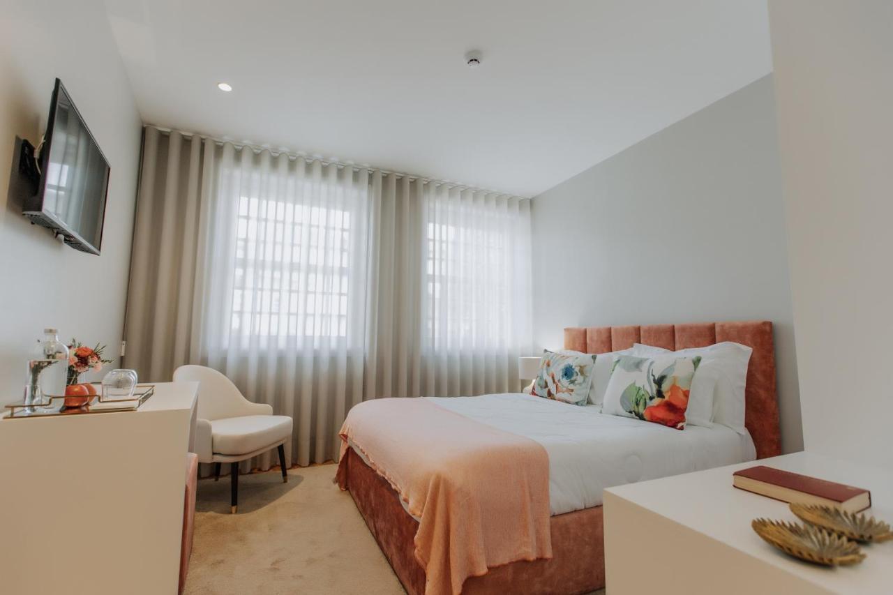 Trovador Guest House กิมาไรส์ ภายนอก รูปภาพ
