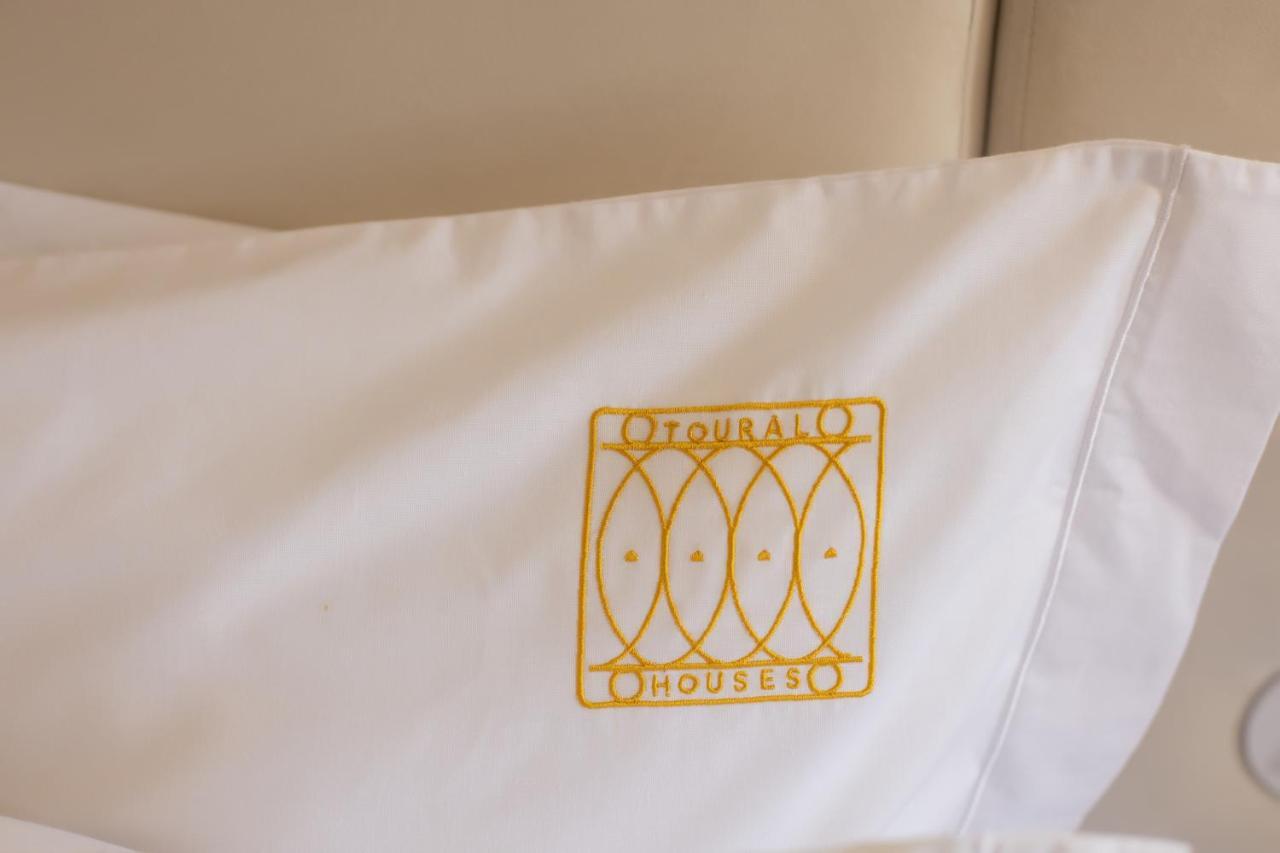 Trovador Guest House กิมาไรส์ ภายนอก รูปภาพ