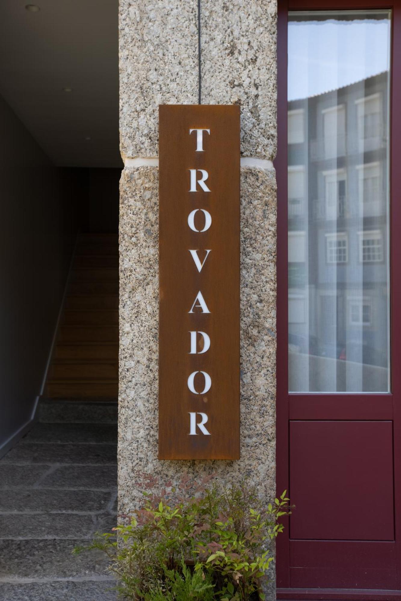 Trovador Guest House กิมาไรส์ ภายนอก รูปภาพ