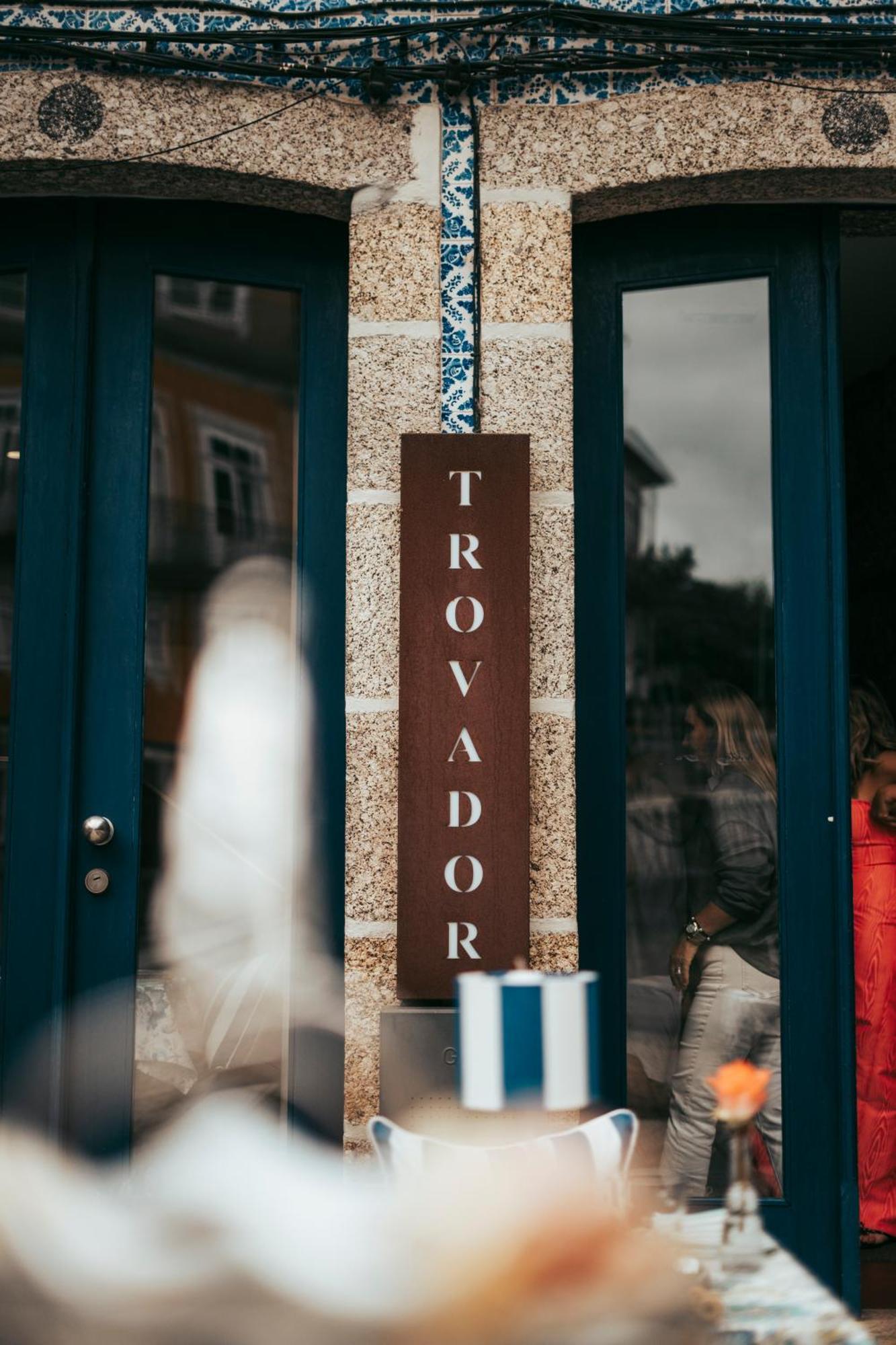 Trovador Guest House กิมาไรส์ ภายนอก รูปภาพ